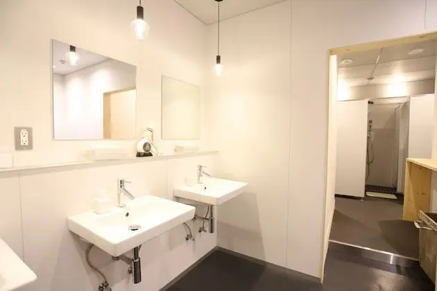 Ortak Ranzalı Oda, Karma Ranzalı Oda, Ortak Banyo (Over 17 yearsold Only,Self Bed Making)
