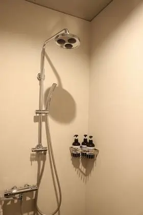Ortak Ranzalı Oda, Karma Ranzalı Oda, Ortak Banyo (Over 17 yearsold Only,Self Bed Making)