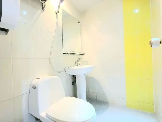 Deluxe Netflix Twin Room