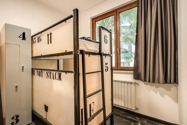 Ortak Ranzalı Oda, Sadece kadınlar için (6 People)