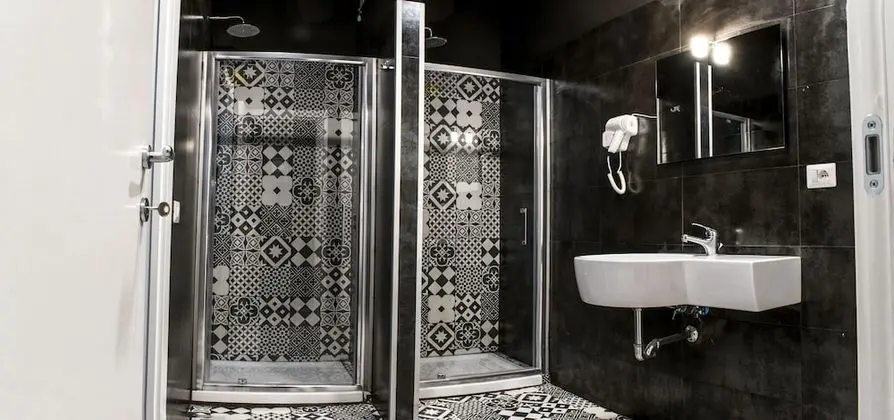 Ortak Ranzalı Oda, Karma Ranzalı Oda, Banyolu/Duşlu (max 6 people)