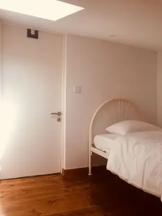 Büyük Yataklı Tek Kişilik Oda, Ortak Banyo