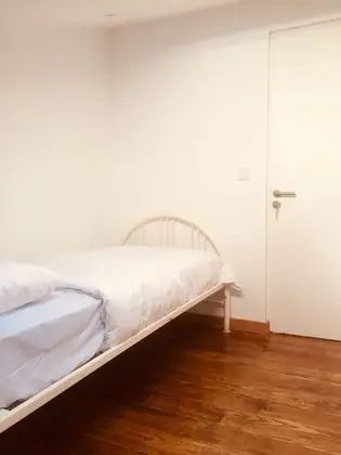 Büyük Yataklı Tek Kişilik Oda, Ortak Banyo