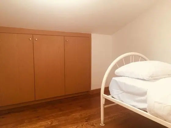 Büyük Yataklı Tek Kişilik Oda, Ortak Banyo