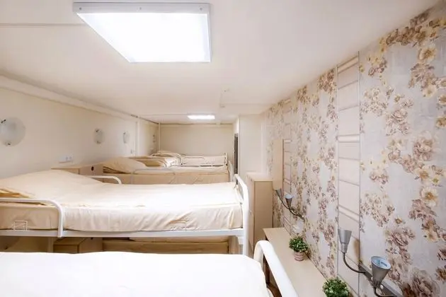 Ortak Ranzalı Oda, Sadece kadınlar için, Ortak Banyo (10-Beds)