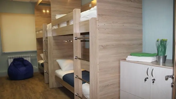 Basic Ortak Ranzalı Oda, Sadece erkekler için (8 beds)