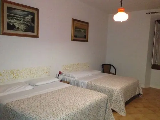 Dört Kişilik Oda, Ortak Banyo