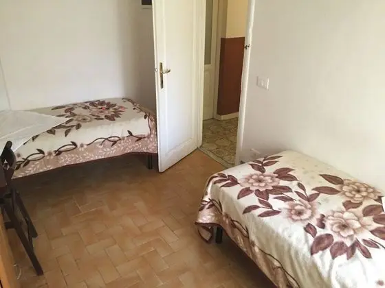 Üç Kişilik Oda, Ortak Banyo