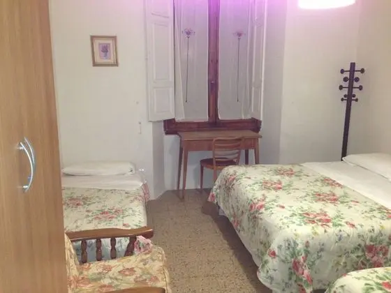 Üç Kişilik Oda, Ortak Banyo