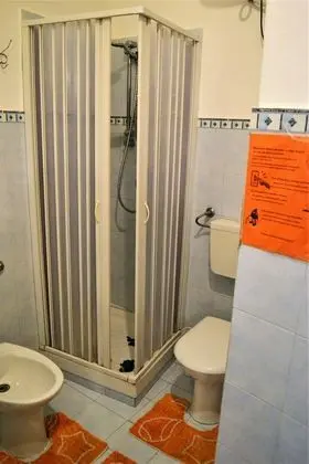 Dört Kişilik Oda, Sadece kadınlar için, Ortak Banyo