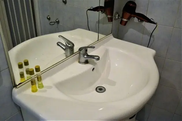 Dört Kişilik Oda, Sadece kadınlar için, Ortak Banyo