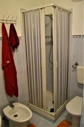 Dört Kişilik Oda, Sadece kadınlar için, Ortak Banyo