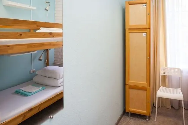 İki Ayrı Yataklı Oda, Ortak Banyo