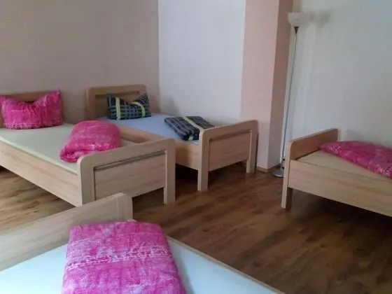 Basic Dört Kişilik Oda, Ortak Banyo (gemeinsame Küche)