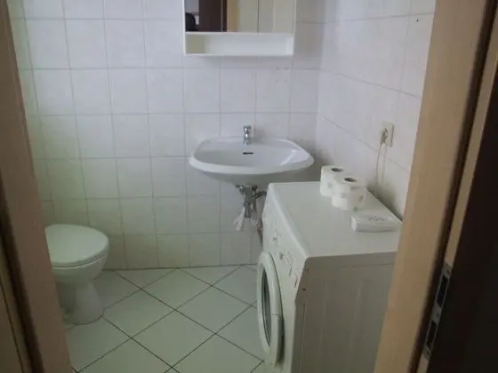 Basic Üç Kişilik Oda, Ortak Banyo (gemeinsame Küche)