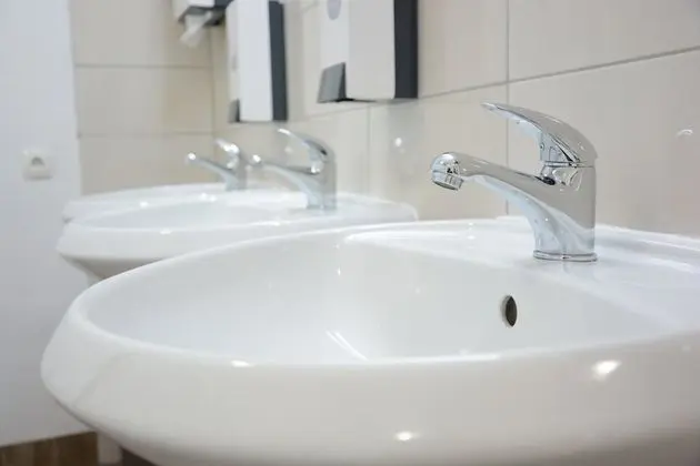 Basic Oda, Karma Ranzalı Oda, Ortak Banyo (R1)