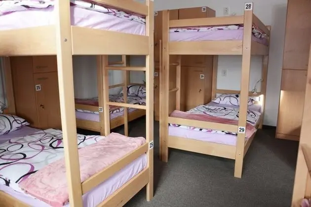 Basic Ortak Ranzalı Oda, Ortak Banyo (R2)