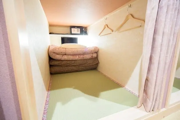 Oda, Sadece kadınlar için (Dormitory, for 1 capsule bed)
