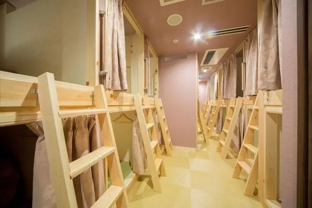 Oda, Sadece kadınlar için (Dormitory, for 1 capsule bed)