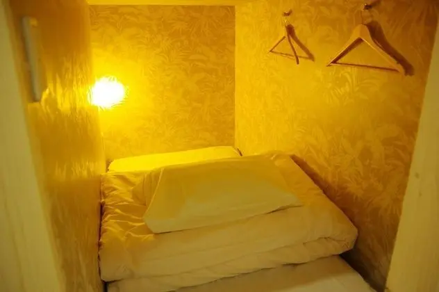 Ortak Ranzalı Oda, Sadece kadınlar için (40-Bed)