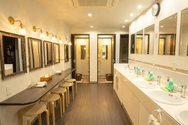 Ortak Ranzalı Oda, Sadece kadınlar için (40-Bed)