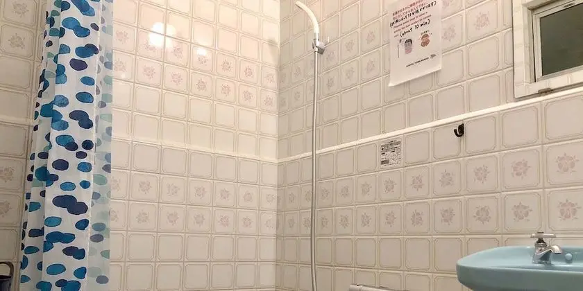 Basic Dört Kişilik Oda, Sigara İçilmez