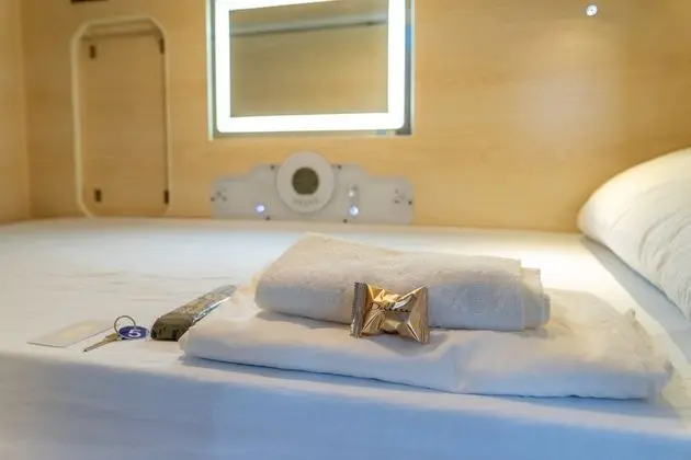 Tek Büyük Yataklı Oda, Ortak Banyo