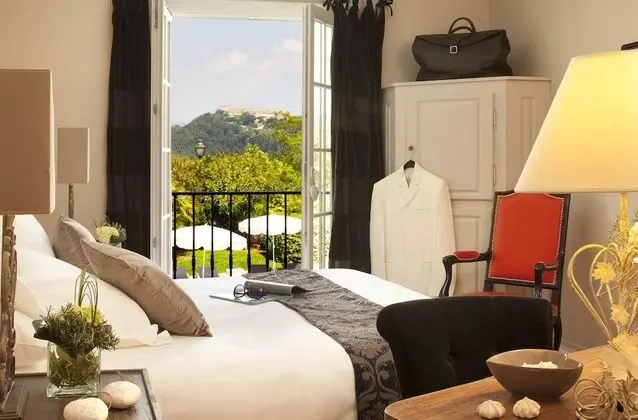 Superior Oda, 1 Çift Kişilik veya 2 Tek Kişilik Yatak, Küvet