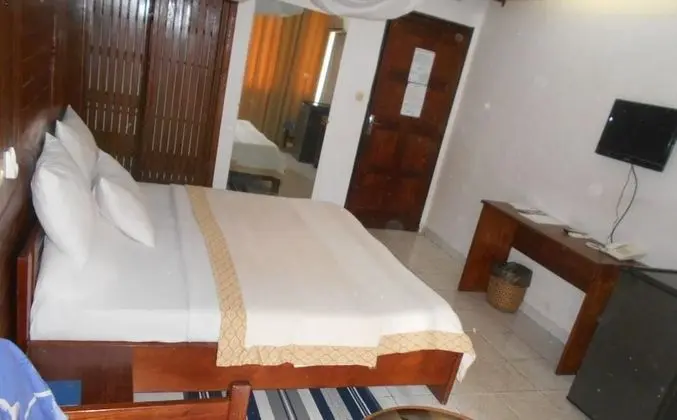 Standard Tek Büyük Yataklı Oda