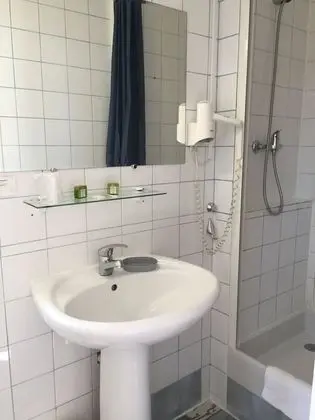 Tek Büyük Yataklı Oda (Batisse)