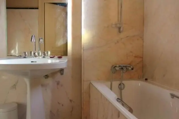 Superior Tek Büyük Yataklı Oda (Manoir/St Georges)