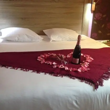 Comfort Tek Büyük Yataklı Oda