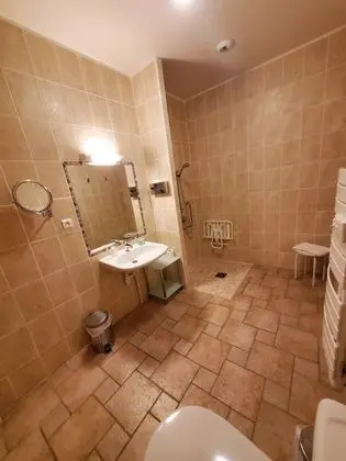 İki Ayrı Yataklı Oda, Engellilere Uygun, Banyolu/Duşlu (Chambre Douve)