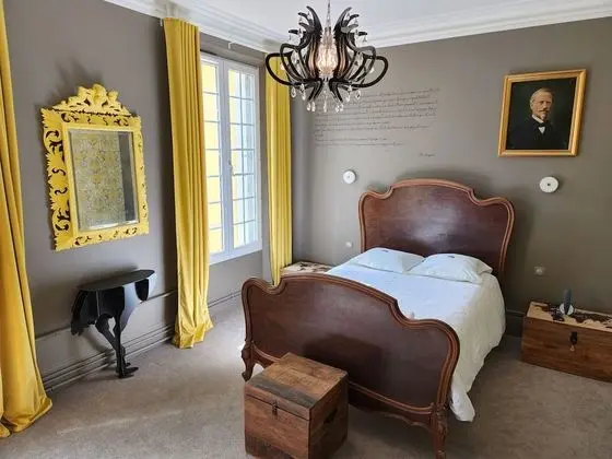 Tek Büyük Yataklı Oda, Banyolu/Duşlu, Bahçe Manzaralı (Chambre Chateau)