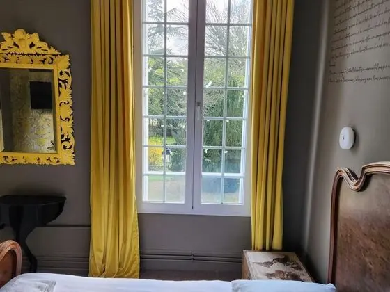 Tek Büyük Yataklı Oda, Banyolu/Duşlu, Bahçe Manzaralı (Chambre Chateau)