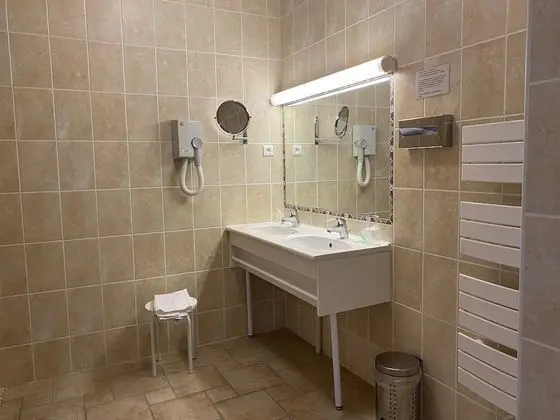 Tek Büyük Yataklı Oda, Banyolu/Duşlu (Chambre Douve)