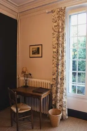 Tek Büyük Yataklı Oda, Banyolu/Duşlu (Chambre Douve)