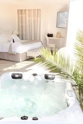 Junior Suit With Jacuzzi
