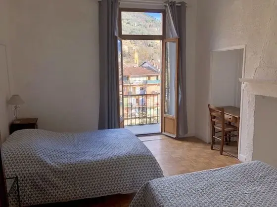 Dört Kişilik Oda, Sigara İçilmez