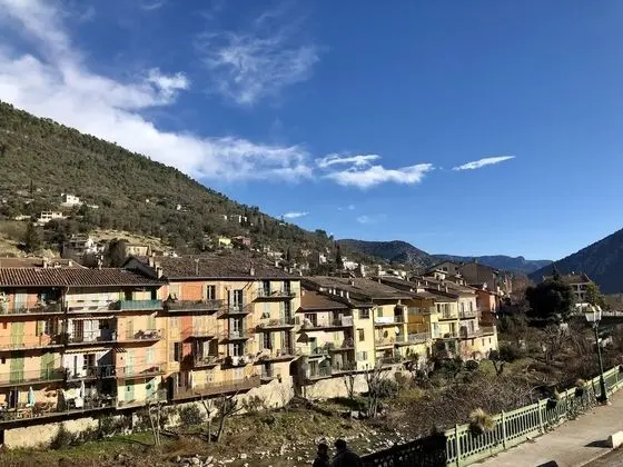 Dört Kişilik Oda, Sigara İçilmez