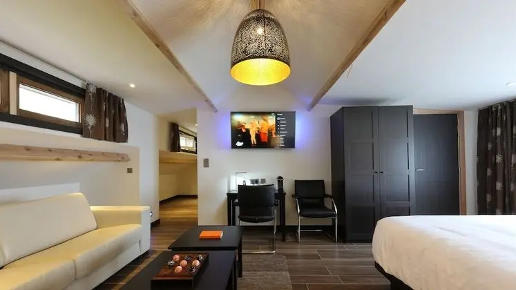 Junior Süit, Vadi Manzaralı