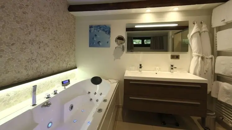 Junior Süit, Vadi Manzaralı