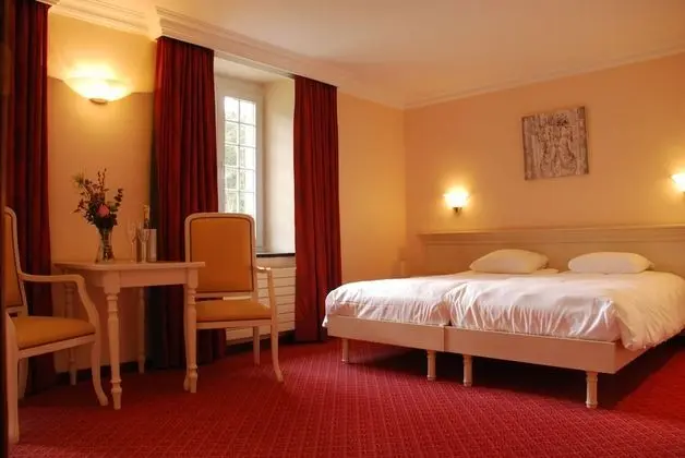 Junior Tek Büyük veya İki Ayrı Yataklı Oda