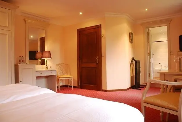 Junior Tek Büyük veya İki Ayrı Yataklı Oda