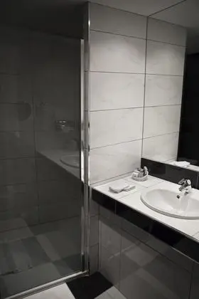Traditional Tek Büyük Yataklı Oda