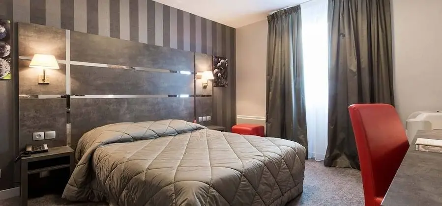 Standard Tek Büyük Yataklı Oda