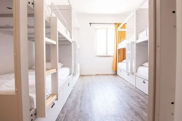 10 Beds in Mixed Dormitory