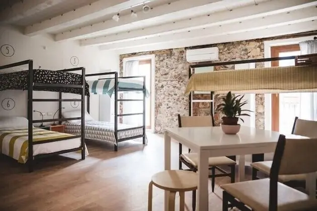 Ortak Ranzalı Oda, Sadece kadınlar için (6 Pax)