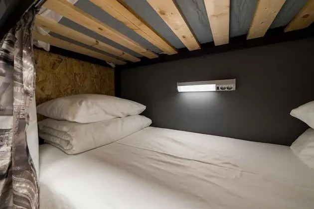 Ortak Ranzalı Oda, Karma Ranzalı Oda (Bed in 8-beds dormitory)