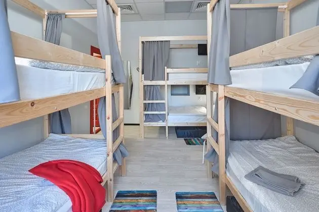 Economy Ortak Ranzalı Oda, Karma Ranzalı Oda (Bed in 6-Bed Mixed Dormitory) (Red)